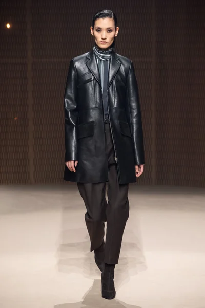 Look 9
